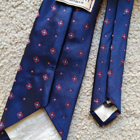 Givenchy ties - Picture 3 of 6